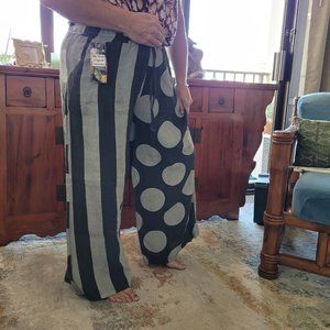100% Linen Wide Leg Palazzo Pants NEW WITH TAGS, purchased in Tuscany Italy!